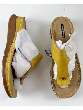 GC Shoes Sam Thong Round Toe Sandals Womens 8.5 Yellow Slip On Good Choice NEW
